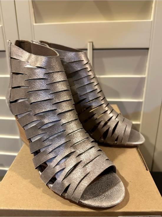 Donald J. Pliner Metallic Silver Cutout Peep-Toe Wedge Sandals